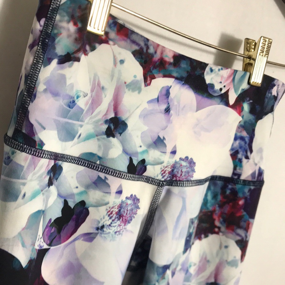 🔥SALE🔥 Floral Leggings !